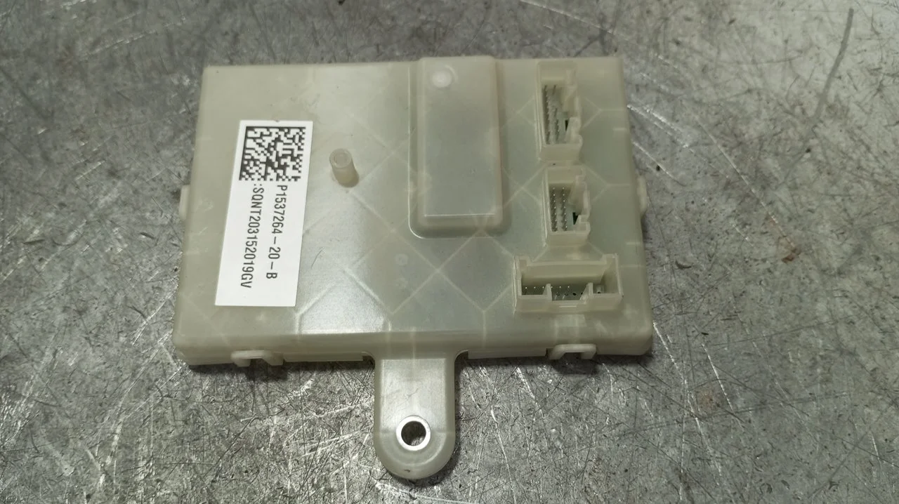 Foto de NO IDENTIFICADO TESLA MODEL 3 eléctrico 258 kW (cont. 153 kW) (350 CV / 258 KW) referencia 1537264-20-B