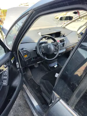 Foto de GOMAS CONTORNO PUERTA CITROEN GRAND C4 PICASSO 1.6 16V HDi FAP (109 CV / 80 KW)