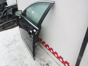 Foto de PUERTA DELANTERA IZQUIERDA VOLKSWAGEN PASSAT BERLINA (3C2) 2.0 TDI (140 CV / 103 KW) foto 9