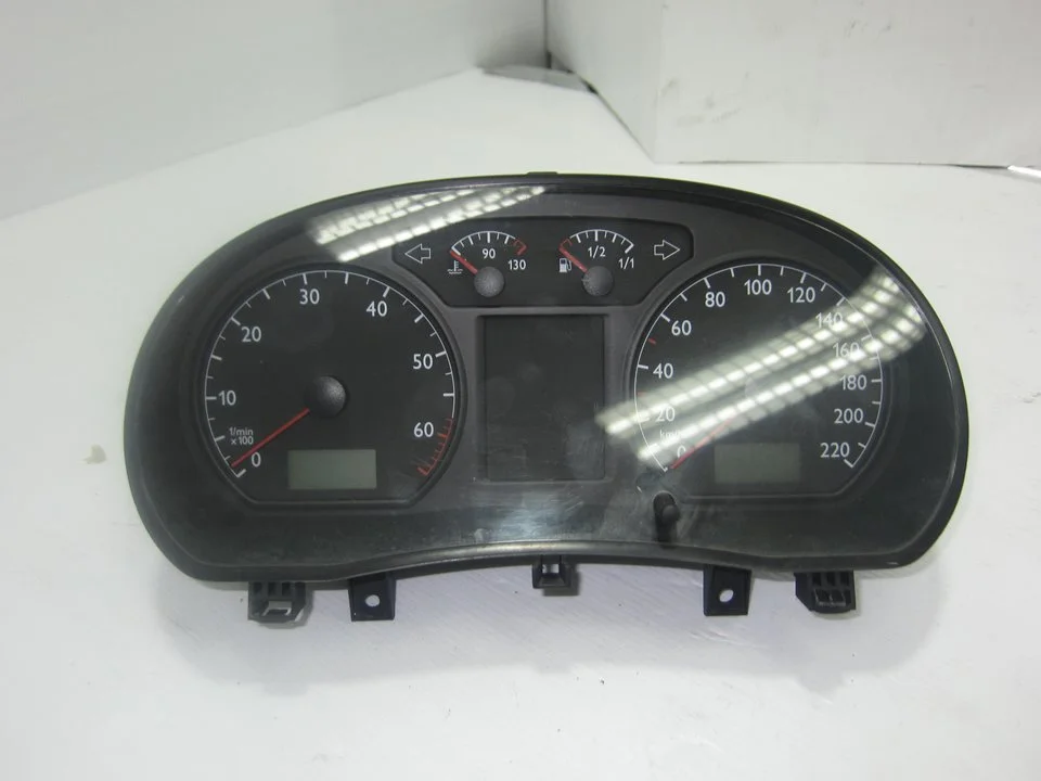 Foto de CUADRO INSTRUMENTOS VOLKSWAGEN POLO IV (9N1) 1.4 16V (101 CV / 74 KW) referencia 6Q0920800