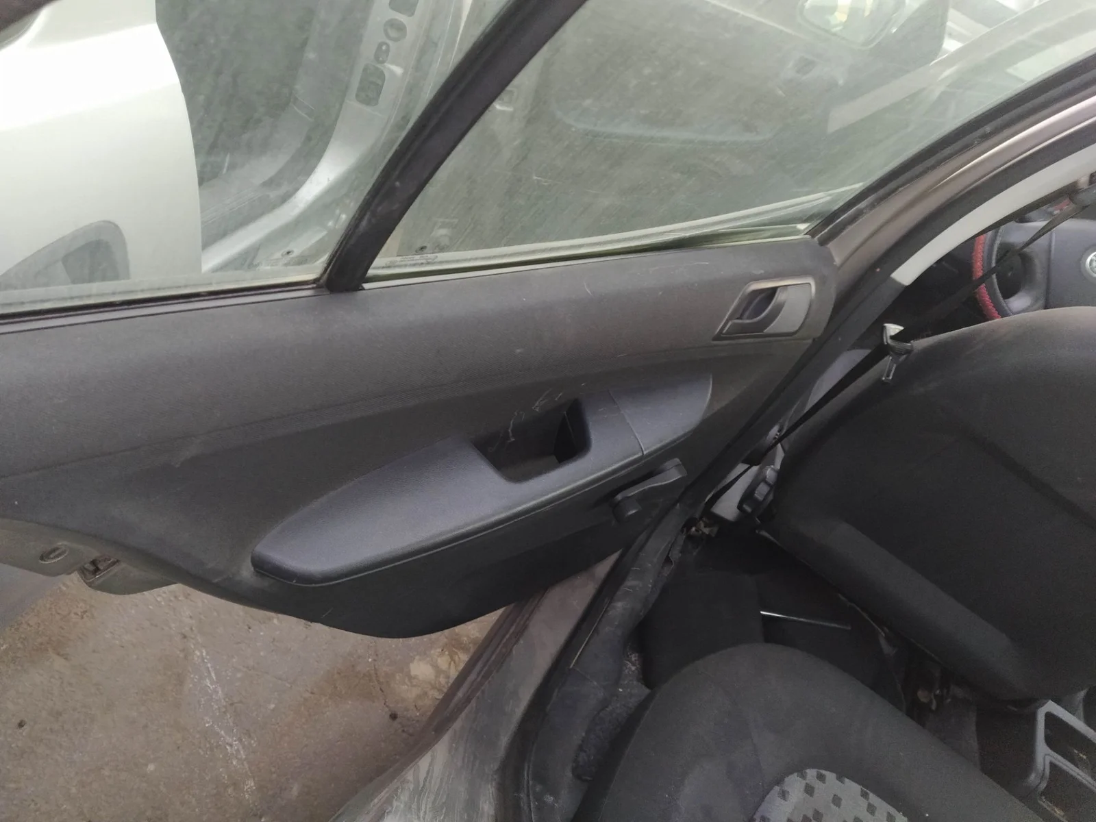 Foto de CERRADURA PUERTA TRASERA IZQUIERDA SKODA FABIA (6Y2/6Y3) 1.4 TDI (69 CV / 51 KW) referencia 3B4839016AN