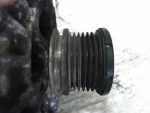 Foto de ALTERNADOR AUDI A4 AVANT (8K5) 2.0 16V TDI (143 CV / 105 KW) referencia 03G903016G foto 6