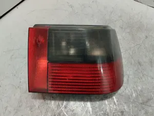 Foto de PILOTO TRASERO DERECHO SEAT IBIZA (6K1) 1.9 TDI (90 CV / 66 KW) referencia 96224000 foto 2