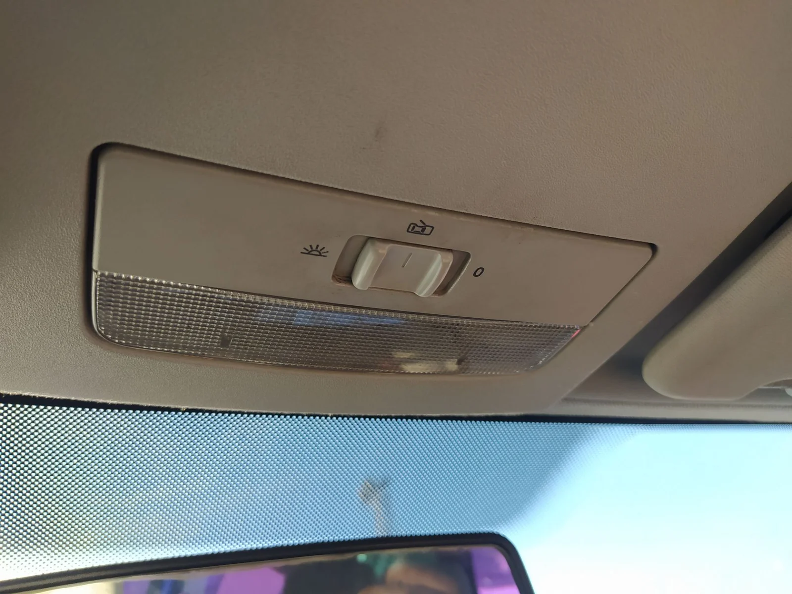 Foto de LUZ INTERIOR VOLKSWAGEN CADDY (2K)(02.2004) 1.9 TDI (BSU) (75 CV / 55 KW)