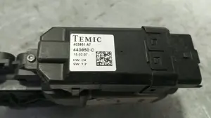 Foto de MOTOR ELEVALUNAS TRASERO DERECHO KIA CEED (ED) 1.6 CRDi CAT (90 CV / 66 KW) referencia 440850C foto 4