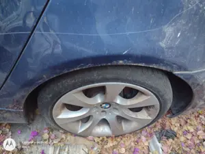 Foto de MANGUETA TRASERA IZQUIERDA BMW SERIE 5 BERLINA (E60) 3.0 Turbodiesel CAT (218 CV / 160 KW)