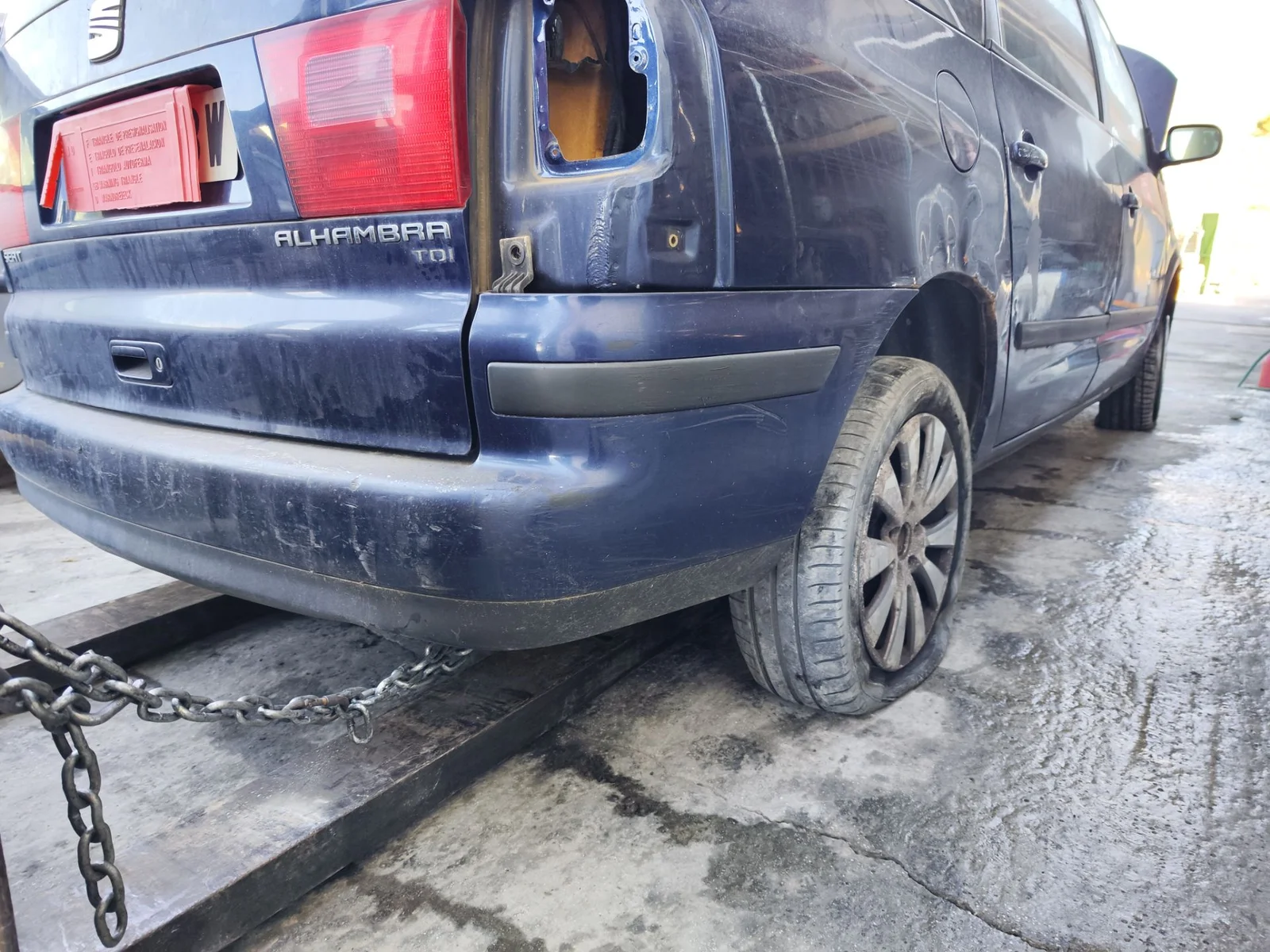 Foto de PARAGOLPES TRASERO SEAT ALHAMBRA (7V9) 1.9 TDI (116 CV / 85 KW)