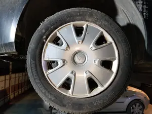 Foto de TAPACUBOS FORD FIESTA (CBK)