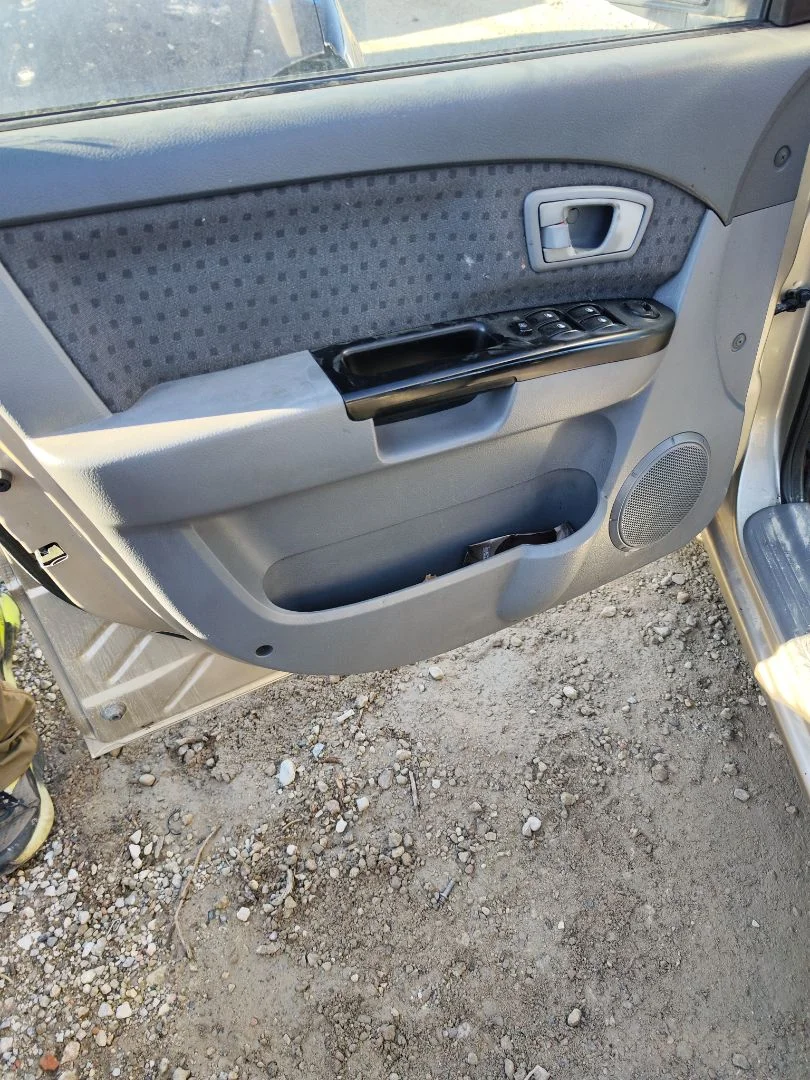 Foto de ELEVALUNAS DELANTERO IZQUIERDO KIA CARENS (RS) 1.8 16V CAT (126 CV / 93 KW)