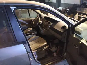 Foto de GOMAS CONTORNO PUERTA RENAULT SCENIC II (JM)