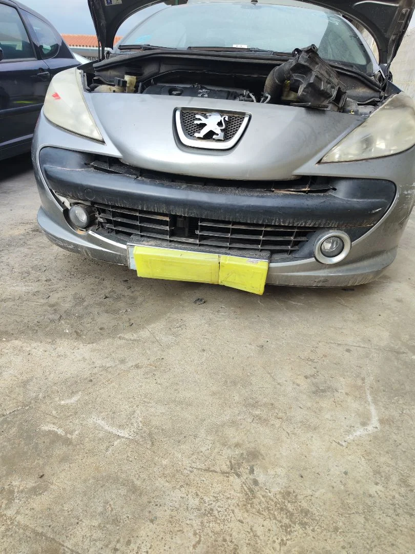 Foto de PARAGOLPES DELANTERO PEUGEOT 207 CC CABRIO-COUPÉ 1.6 16V (120 CV / 88 KW)