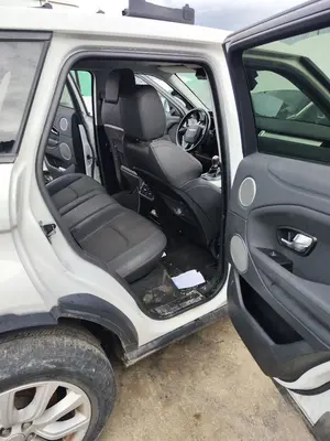 Foto de GOMAS CONTORNO PUERTA LAND ROVER RANGE ROVER EVOQUE 2.0 Td4 CAT (150 CV / 110 KW)