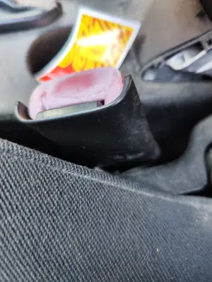 Foto de PRETENSOR AIRBAG IZQUIERDO ALFA ROMEO 147 (190) 1.9 JTD CAT (110 CV / 81 KW)