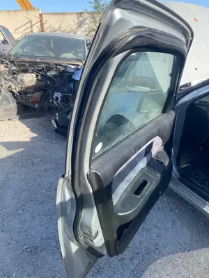 Foto de GOMAS CONTORNO PUERTA NISSAN ALMERA (N15) 2.0 Diesel (75 CV / 55 KW)