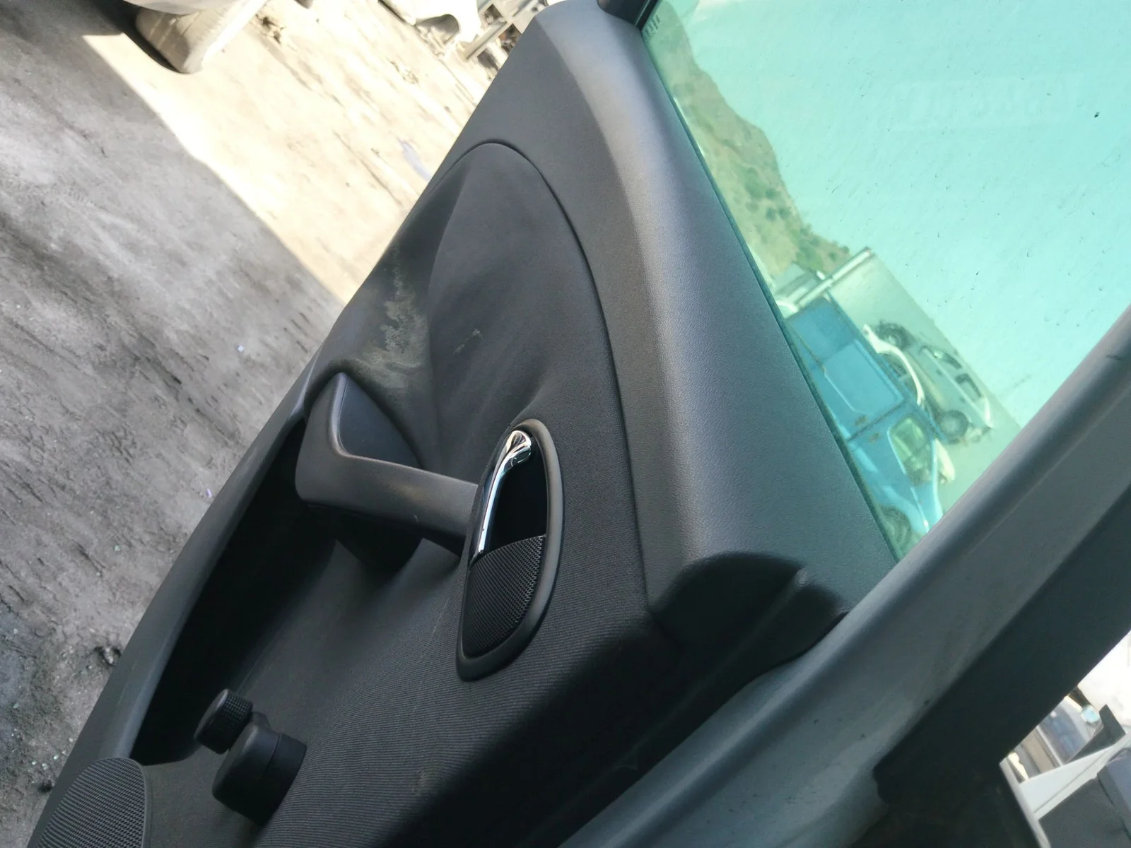 Foto de GUARNECIDO PUERTA TRASERA IZQUIERDA SEAT ALTEA (5P1) 1.9 TDI (105 CV / 77 KW) referencia 5P0867211D 1UQ