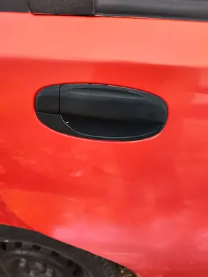 Foto de MANETA EXTERIOR TRASERA DERECHA CHEVROLET KALOS 1.2 CAT (72 CV / 53 KW)
