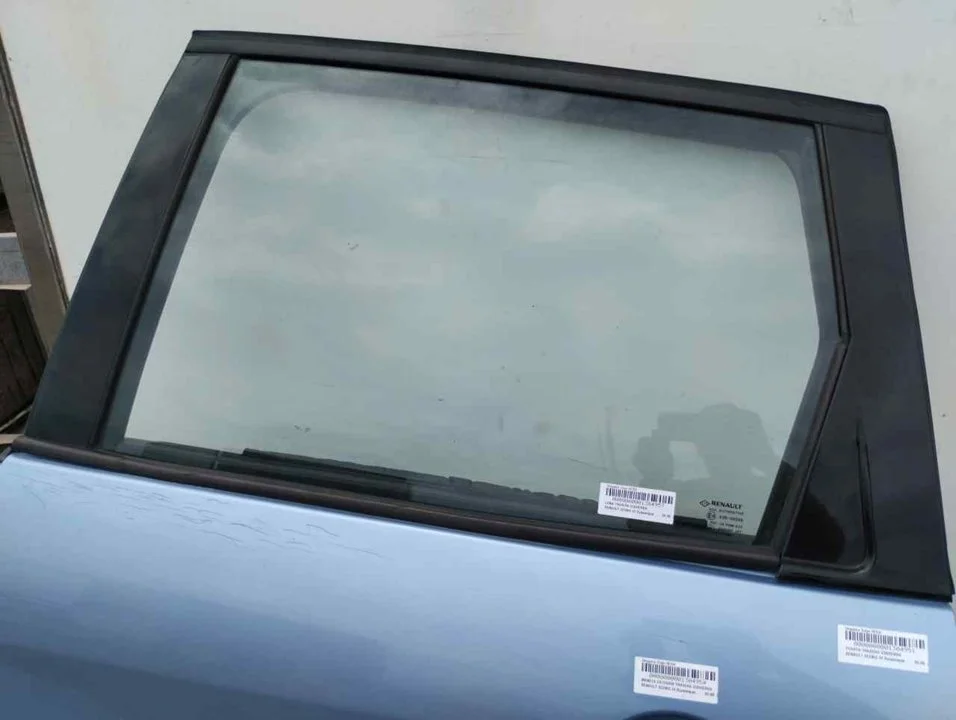 Foto de LUNA TRASERA IZQUIERDA RENAULT SCENIC III (JZ) 1.5 dCi Diesel (106 CV / 78 KW)