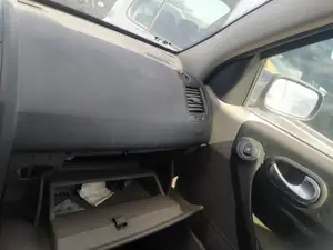 Foto de GUANTERA RENAULT MEGANE II CLASSIC BERLINA 1.5 dCi Diesel (101 CV / 74 KW)