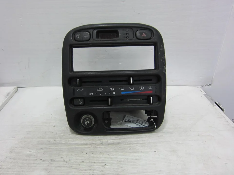 Foto de MANDO CALEFACCION / AIRE ACONDICIONADO SEAT IBIZA (6K1) 1.6 (101 CV / 74 KW) referencia 9595022100