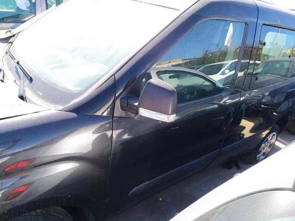 Foto de PUERTA DELANTERA IZQUIERDA FIAT II DOBLÒ (263) CARGO 1.3 16V JTD CAT (90 CV / 66 KW) referencia 0052155068
