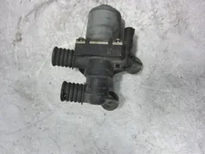Foto de VALVULA INTERCAMBIO DE CALEFACCION BMW SERIE 3 BERLINA (E46) 2.0 16V Diesel CAT (136 CV / 100 KW) referencia 64118369805 foto 4