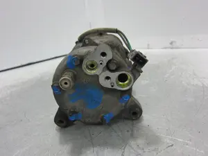 Foto de COMPRESOR AIRE ACONDICIONADO VOLKSWAGEN POLO III BERLINA (6N2) referencia 6N0820803B foto 5