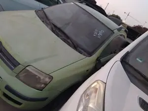 Foto de PARAGOLPES DELANTERO FIAT II PANDA (169) 1.2 CAT (60 CV / 44 KW)