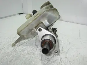 Foto de BOMBA FRENO VOLKSWAGEN GOLF III (1H1)(11.1991) 1.9 TDI (110 CV / 81 KW) referencia 03350882762 foto 2