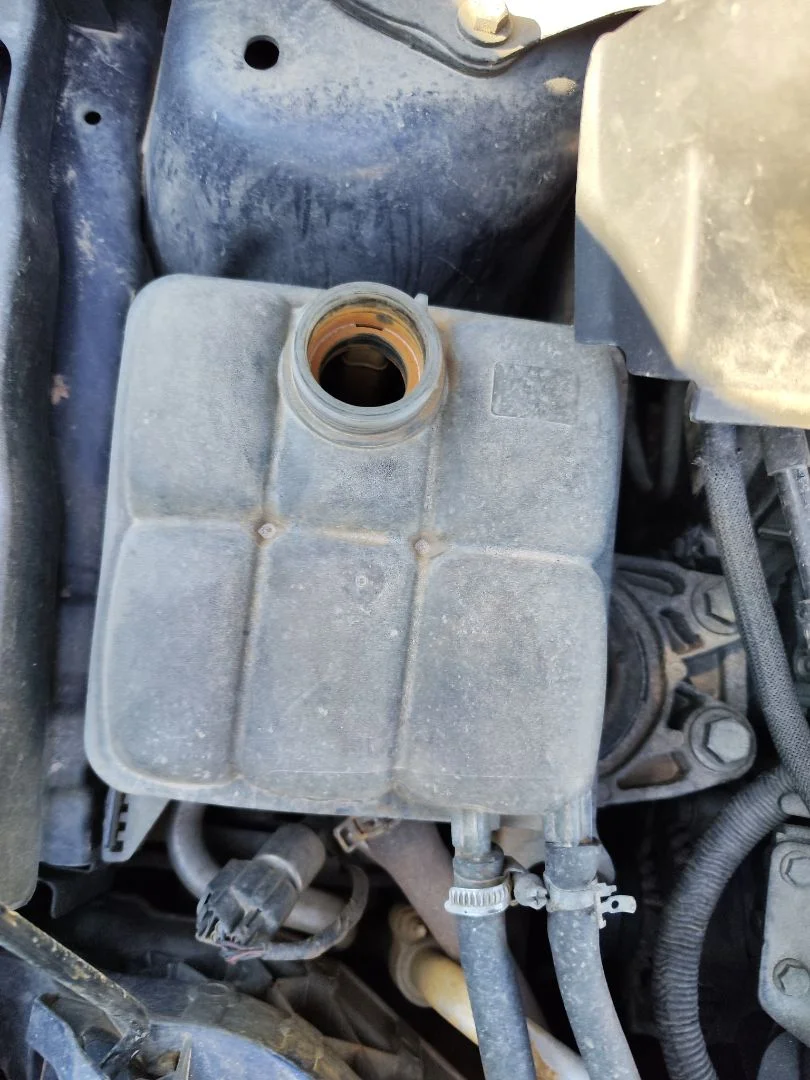 Foto de DEPOSITO EXPANSION FORD FOCUS CABRIO (CA5) 2.0 TDCi CAT (136 CV / 100 KW)