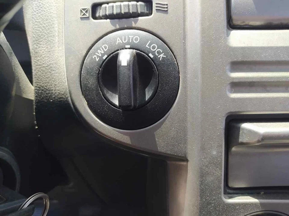 Foto de INTERRUPTOR NISSAN X-TRAIL (T30) 2.2 16V Turbodiesel CAT (114 CV / 84 KW)