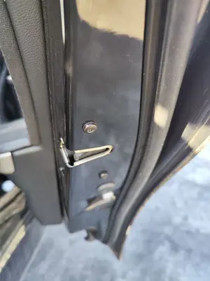 Foto de CERRADURA PUERTA TRASERA DERECHA BMW SERIE 3 BERLINA (E90) 2.0 16V Diesel (163 CV / 120 KW)