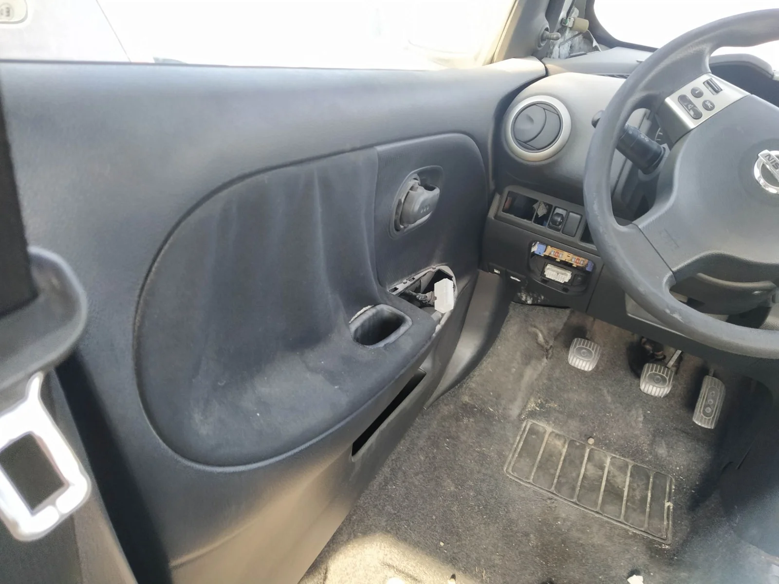 Foto de CERRADURA PUERTA DELANTERA IZQUIERDA NISSAN NOTE (E11E) 1.4 CAT (88 CV / 65 KW) referencia 805019U10C