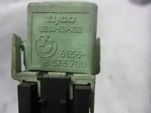Foto de RELE BMW SERIE 3 COMPACTO (E46) M47N204D4 referencia 61368373700 foto 2