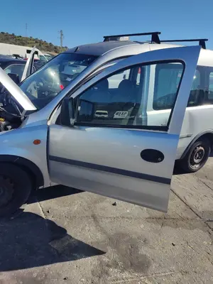 Foto de PUERTA DELANTERA IZQUIERDA OPEL COMBO (CORSA C) 1.7 16V DI CAT (Y 17 DTL / LK8) (65 CV / 48 KW)