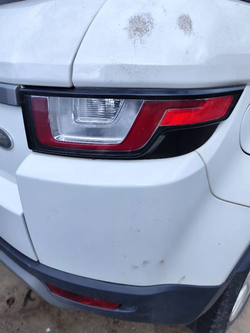 Foto de PILOTO TRASERO DERECHO LAND ROVER RANGE ROVER EVOQUE 2.0 Td4 CAT (150 CV / 110 KW)