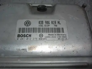 Foto de CENTRALITA MOTOR UCE SKODA FABIA (5J2) 1.2 (60 CV / 44 KW) referencia 038906019NL foto 3