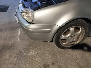 Foto de PARAGOLPES DELANTERO VOLKSWAGEN GOLF IV BERLINA (1J1)(10.1997) foto 3