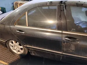 Foto de PUERTA TRASERA DERECHA MERCEDES-BENZ CLASE S (BM 220) BERLINA