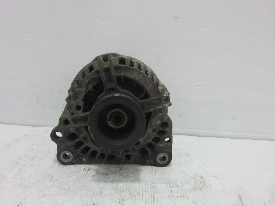 Foto de ALTERNADOR VOLKSWAGEN GOLF IV BERLINA (1J1)(10.1997) referencia 028903028D