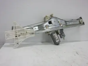 Foto de ELEVALUNAS TRASERO DERECHO CITROEN C5 BERLINA 3.0 V6 (207 CV / 152 KW) referencia 9632533380