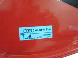 Foto de PILOTO TRASERO DERECHO AUDI ALLROAD QUATTRO QUATTRO (4B5) 2.5 V6 24V TDI (180 CV / 132 KW) referencia 4B9945096F foto 2