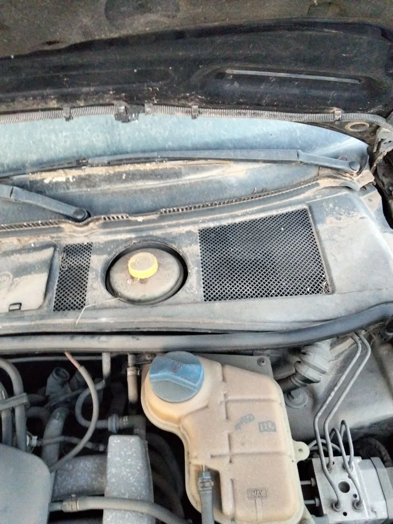 Foto de BRAZO LIMPIA DELANTERO IZQUIERDO AUDI A6 BERLINA (4B2) 1.8 20V Turbo (150 CV / 110 KW)