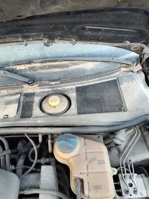 Foto de BRAZO LIMPIA DELANTERO IZQUIERDO AUDI A6 BERLINA (4B2) 1.8 20V Turbo (150 CV / 110 KW)