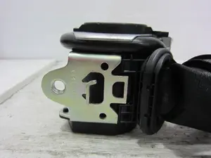 Foto de CINTURON SEGURIDAD DELANTERO DERECHO AUDI A6 BERLINA (4F2) 4.2 V8 40V (335 CV / 246 KW) referencia 560788501 foto 6