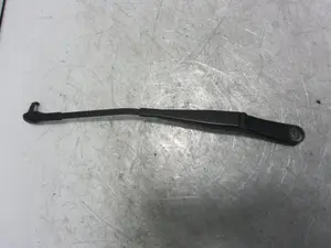 Foto de BRAZO LIMPIA DELANTERO IZQUIERDO PORSCHE CAYENNE (TIPO 92A) referencia 7P0955409B