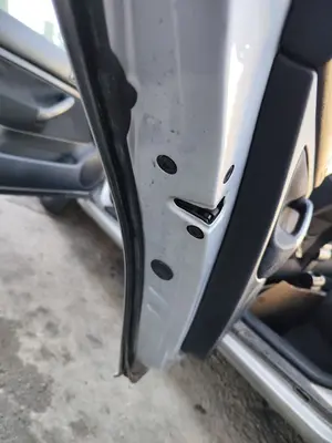 Foto de CERRADURA PUERTA TRASERA IZQUIERDA VOLKSWAGEN PASSAT BERLINA (3B3) 1.9 TDI (131 CV / 96 KW) referencia 3B4839016AL foto 7
