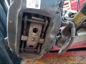 Foto de PINZA DE FRENO DELANTERA IZQUIERDA TESLA MODEL S eléctrico 270 kW (367 CV / 270 KW) foto 2