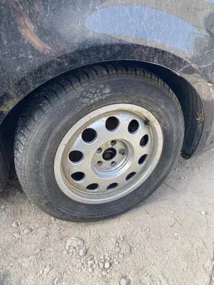 Foto de JUEGO LLANTAS VOLKSWAGEN TOURAN (1T3) 1.6 TDI DPF (105 CV / 77 KW)