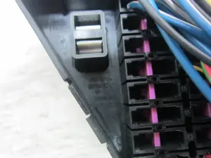Foto de CAJA RELES / FUSIBLES SKODA FABIA (6Y2/6Y3) 1.2 12V (64 CV / 47 KW) referencia 601941824 foto 5