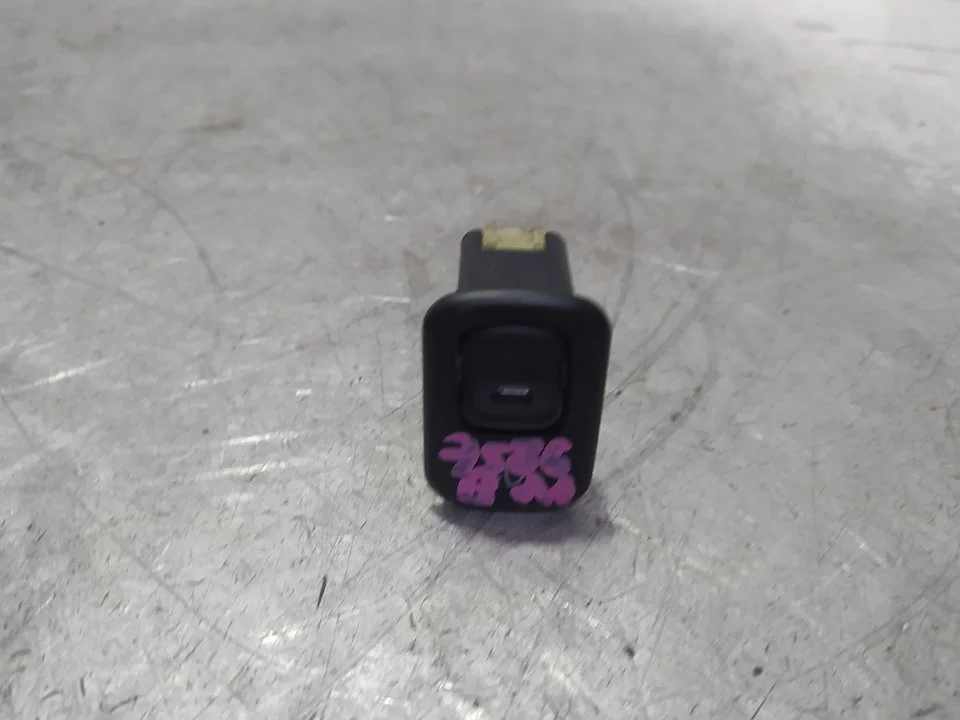 Foto de INTERRUPTOR DAIHATSU MOVE L600 referencia 133277